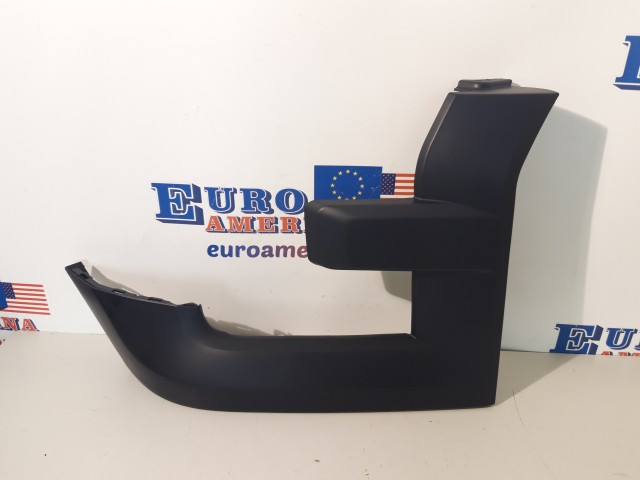 Trim Molding (right)